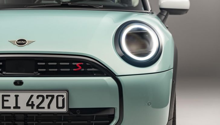 Mini Cooper 2024: caratteristiche, design, motori, versioni, abitacolo e prezzi della versione a benzina - Foto 10 di 34