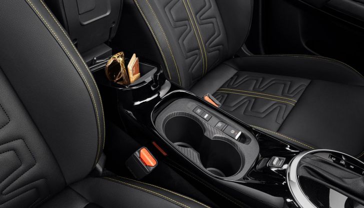 Nissan Juke 2024: caratteristiche, design, abitacolo, motori e versioni del nuovo restyling - Foto 70 di 72