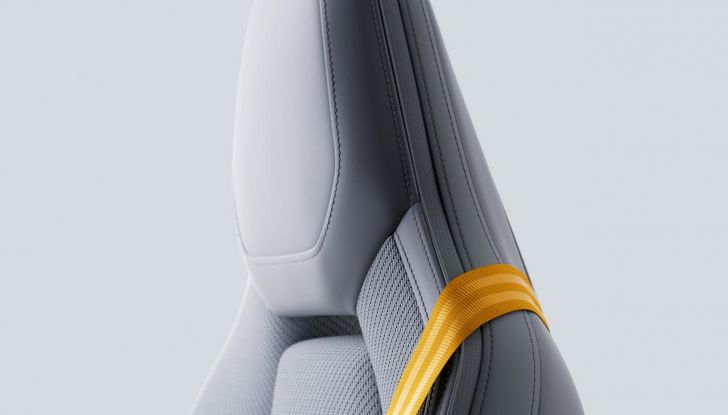 Polestar 4: caratteristiche, design, versioni, autonomia e prezzi - Foto 6 di 8