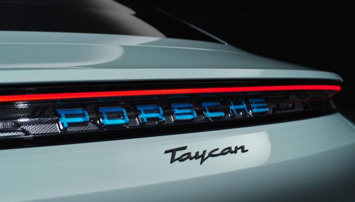 Porsche Taycan 2025: caratteristiche, design, interni, motori, autonomia e versioni - Foto 12 di 82