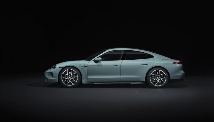 Porsche Taycan 2025: caratteristiche, design, interni, motori, autonomia e versioni - Foto 24 di 82