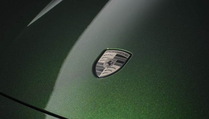 Porsche Taycan 2025: caratteristiche, design, interni, motori, autonomia e versioni - Foto 27 di 82