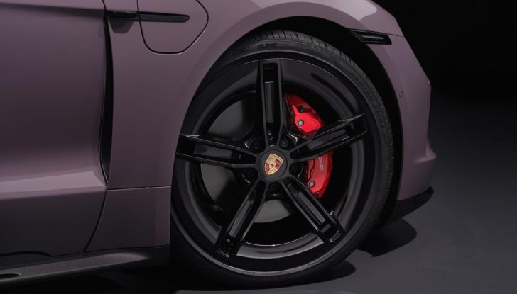 Porsche Taycan 2025: caratteristiche, design, interni, motori, autonomia e versioni - Foto 41 di 82