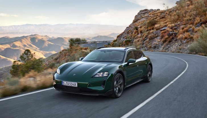 Porsche Taycan 2025: caratteristiche, design, interni, motori, autonomia e versioni - Foto 44 di 82