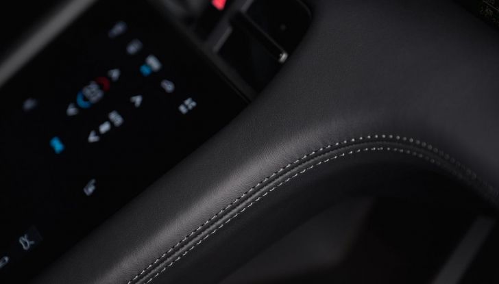 Porsche Taycan 2025: caratteristiche, design, interni, motori, autonomia e versioni - Foto 46 di 82