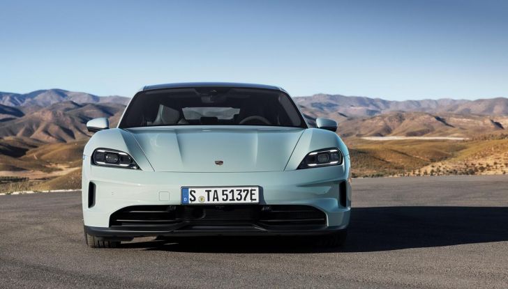 Porsche Taycan 2025: caratteristiche, design, interni, motori, autonomia e versioni - Foto 48 di 82