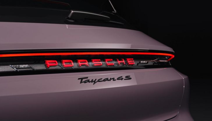 Porsche Taycan 2025: caratteristiche, design, interni, motori, autonomia e versioni - Foto 52 di 82
