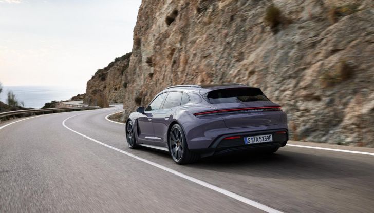 Porsche Taycan 2025: caratteristiche, design, interni, motori, autonomia e versioni - Foto 7 di 82