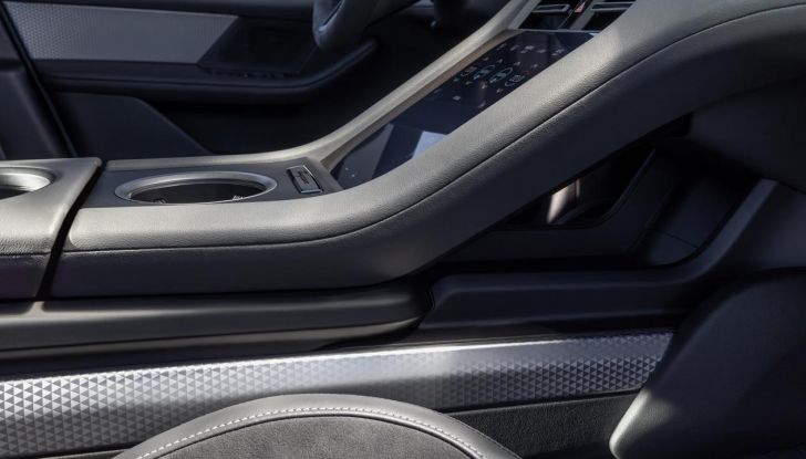 Porsche Taycan 2025: caratteristiche, design, interni, motori, autonomia e versioni - Foto 61 di 82