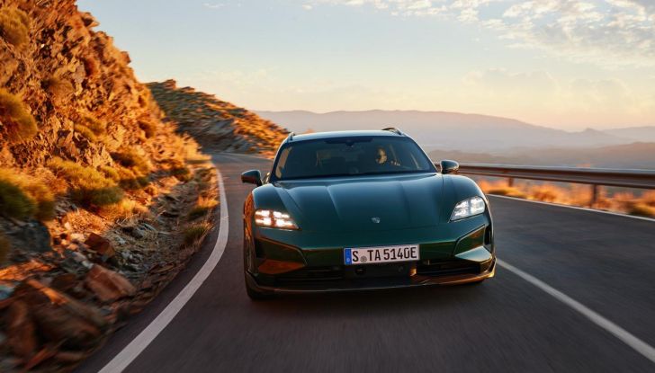 Porsche Taycan 2025: caratteristiche, design, interni, motori, autonomia e versioni - Foto 67 di 82