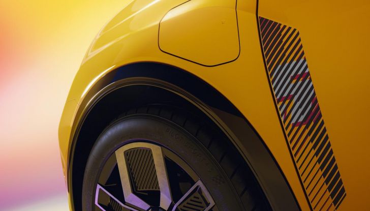 Renault 5 E-Tech Electric: caratteristiche, design, abitacolo, allestimenti, autonomia, potenza e prezzi - Foto 42 di 74
