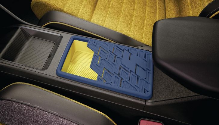 Renault 5 E-Tech Electric: caratteristiche, design, abitacolo, allestimenti, autonomia, potenza e prezzi - Foto 20 di 74