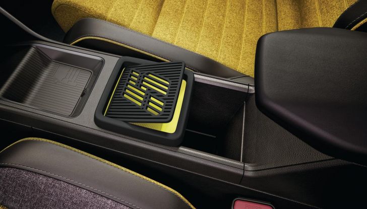 Renault 5 E-Tech Electric: caratteristiche, design, abitacolo, allestimenti, autonomia, potenza e prezzi - Foto 22 di 74