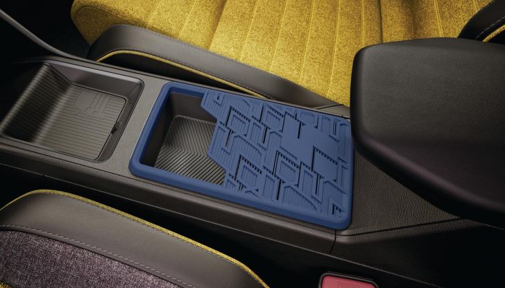 Renault 5 E-Tech Electric: caratteristiche, design, abitacolo, allestimenti, autonomia, potenza e prezzi - Foto 21 di 74