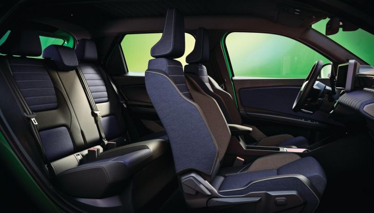 Renault 5 E-Tech Electric: caratteristiche, design, abitacolo, allestimenti, autonomia, potenza e prezzi - Foto 33 di 74