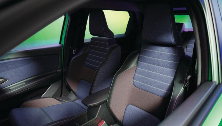 Renault 5 E-Tech Electric: caratteristiche, design, abitacolo, allestimenti, autonomia, potenza e prezzi - Foto 32 di 74