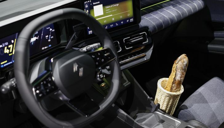 Renault 5 E-Tech Electric: caratteristiche, design, abitacolo, allestimenti, autonomia, potenza e prezzi - Foto 24 di 74