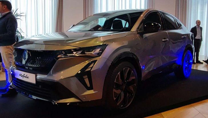 Renault Rafale 2024: caratteristiche, tecnologie e motorizzazioni del nuovo SUV coupé - Foto 1 di 22