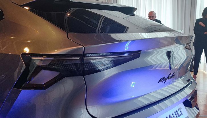 Renault Rafale 2024: caratteristiche, tecnologie e motorizzazioni del nuovo SUV coupé - Foto 3 di 22