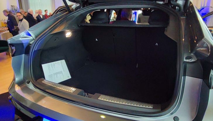 Renault Rafale 2024: caratteristiche, tecnologie e motorizzazioni del nuovo SUV coupé - Foto 7 di 22