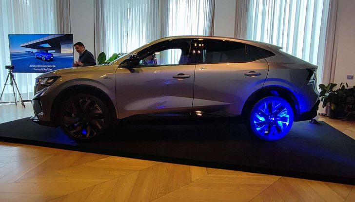 Renault Rafale 2024: caratteristiche, tecnologie e motorizzazioni del nuovo SUV coupé - Foto 8 di 22