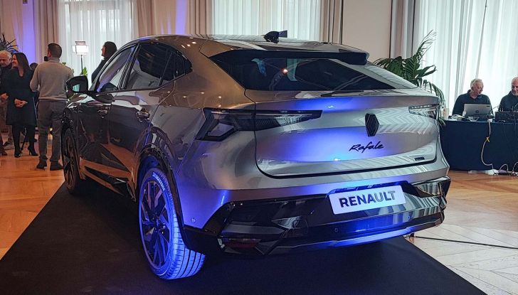 Renault Rafale 2024: caratteristiche, tecnologie e motorizzazioni del nuovo SUV coupé - Foto 10 di 22