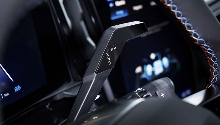 Renault Rafale 2024: caratteristiche, tecnologie e motorizzazioni del nuovo SUV coupé - Foto 21 di 22