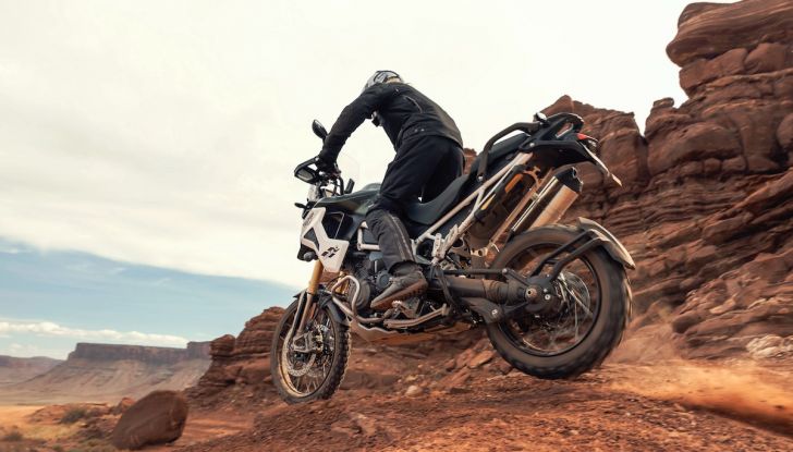 Triumph Tiger 1200: le novità per il 2024 - Foto 1 di 12