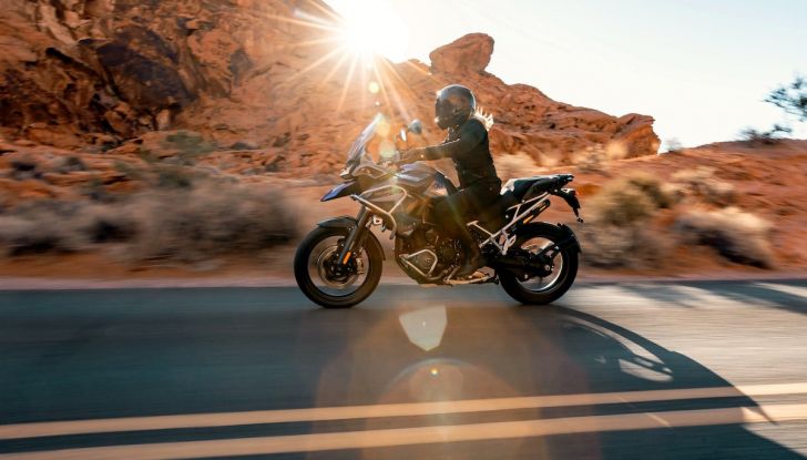 Triumph Tiger 1200: le novità per il 2024 - Foto 8 di 12