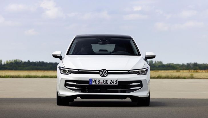 Volkswagen Golf 2025: caratteristiche, design, motori, allestimenti e prezzi per l’Italia - Foto 7 di 11