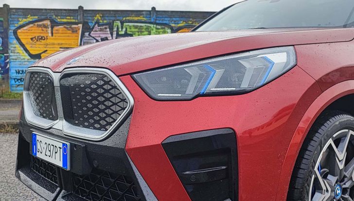 BMW X2 2024: prova su strada, prezzi e versioni del nuovo SUV coupé, anche elettrico - Foto 14 di 33