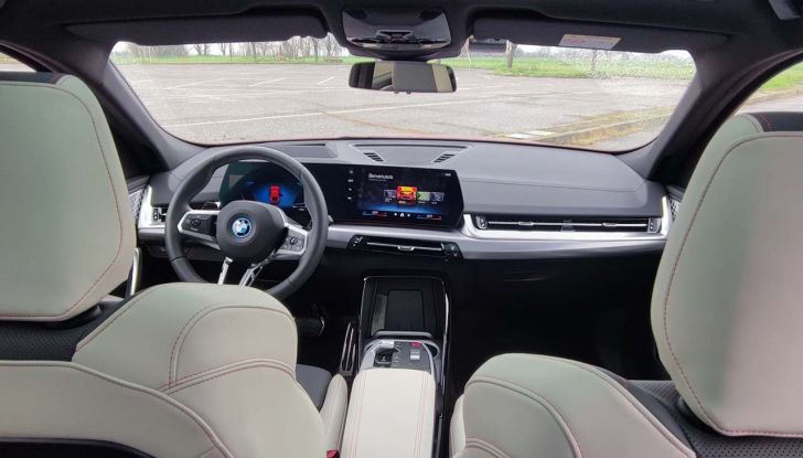 BMW X2 2024: prova su strada, prezzi e versioni del nuovo SUV coupé, anche elettrico - Foto 20 di 33