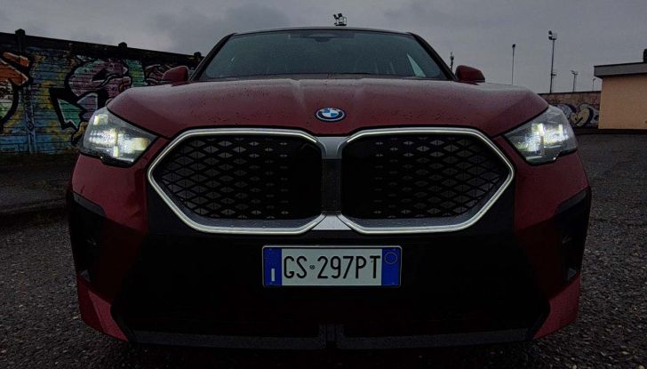 BMW X2 2024: prova su strada, prezzi e versioni del nuovo SUV coupé, anche elettrico - Foto 25 di 33