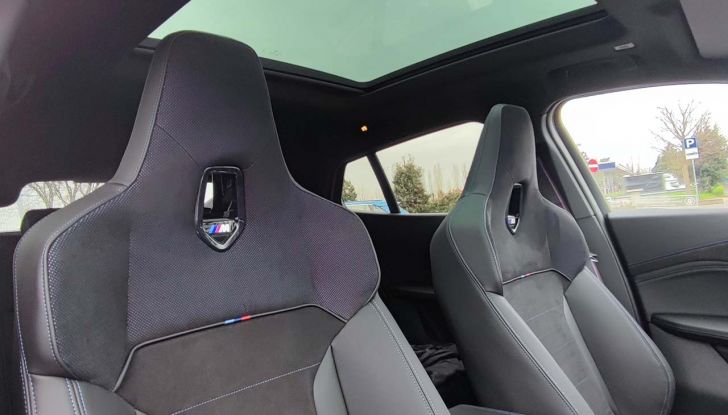 BMW X2 2024: prova su strada, prezzi e versioni del nuovo SUV coupé, anche elettrico - Foto 32 di 33