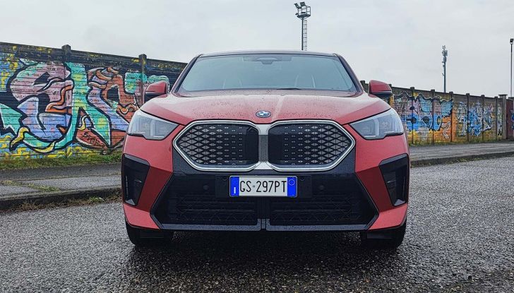 BMW X2 2024: prova su strada, prezzi e versioni del nuovo SUV coupé, anche elettrico - Foto 5 di 33