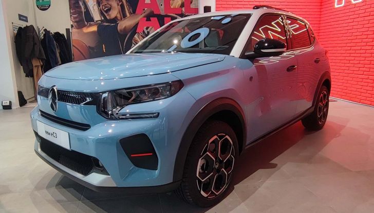 Citroën e-C3 2024 svelata in anteprima a Milano: caratteristiche, autonomia e prezzi - Foto 10 di 11