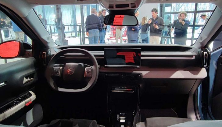 Citroën e-C3 2024 svelata in anteprima a Milano: caratteristiche, autonomia e prezzi - Foto 5 di 11