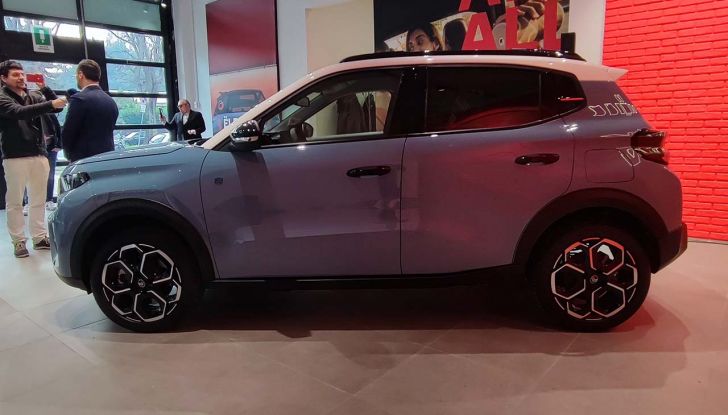 Citroën e-C3 2024 svelata in anteprima a Milano: caratteristiche, autonomia e prezzi - Foto 9 di 11