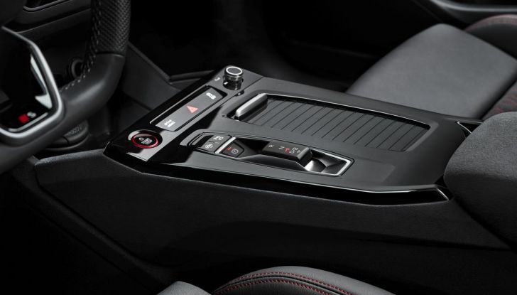 Audi Q6 e-tron: al via agli ordini in Italia da 79.500 euro - Foto 74 di 134