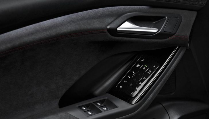 Audi Q6 e-tron: al via agli ordini in Italia da 79.500 euro - Foto 75 di 134