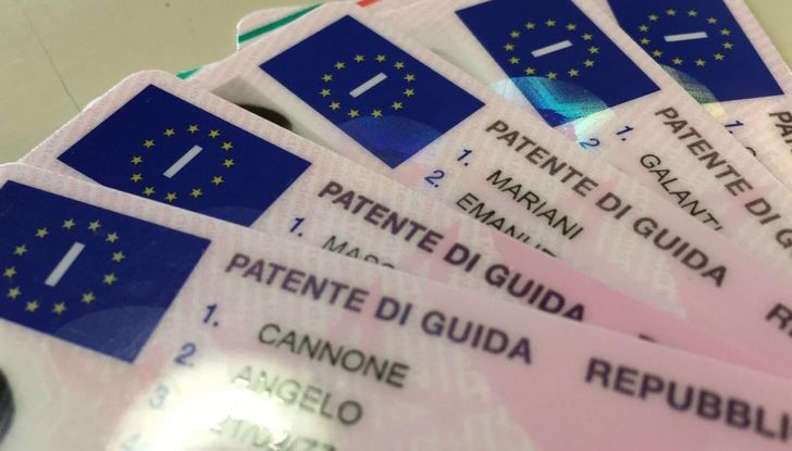 Come leggere la patente di guida