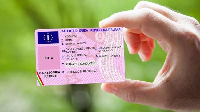 Come leggere la patente di guida: manuale completo