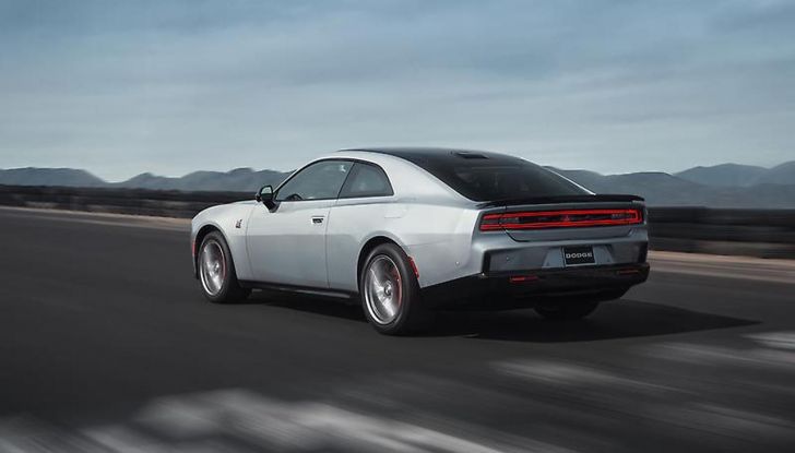 Dodge Charger Daytona: l’iconica muscle car diventa 100% elettrica - Foto 20 di 80