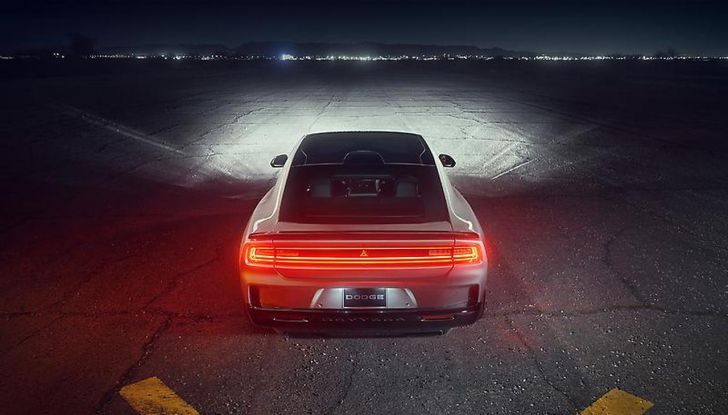 Dodge Charger Daytona: l’iconica muscle car diventa 100% elettrica - Foto 12 di 80