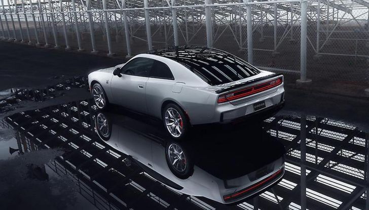 Dodge Charger Daytona: l’iconica muscle car diventa 100% elettrica - Foto 16 di 80