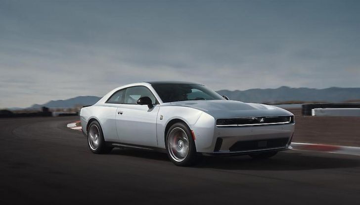 Dodge Charger Daytona: l’iconica muscle car diventa 100% elettrica - Foto 19 di 80