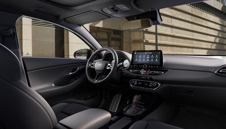 Hyundai i30 2024: caratteristiche, design e abitacolo del nuovo restyling - Foto 22 di 41