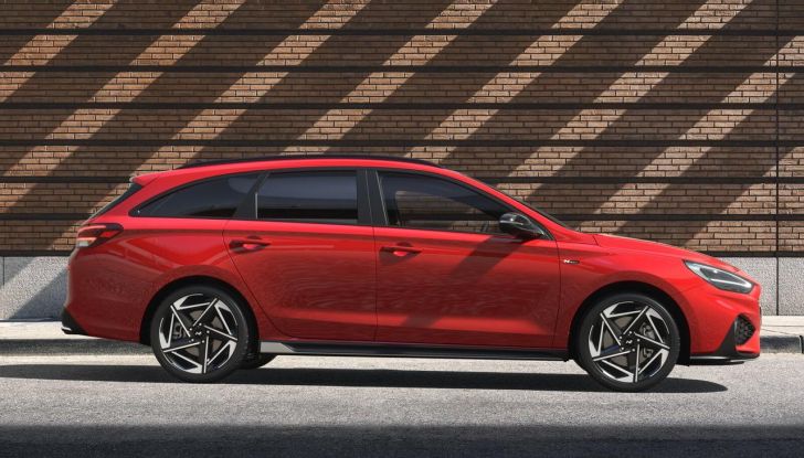 Hyundai i30 2024: caratteristiche, design e abitacolo del nuovo restyling - Foto 36 di 41