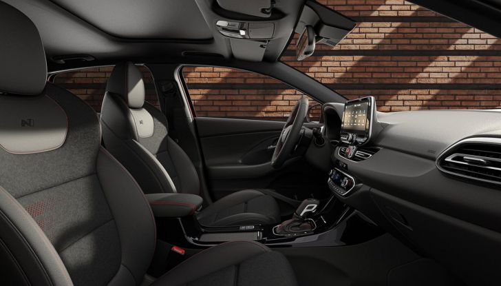 Hyundai i30 2024: caratteristiche, design e abitacolo del nuovo restyling - Foto 23 di 41