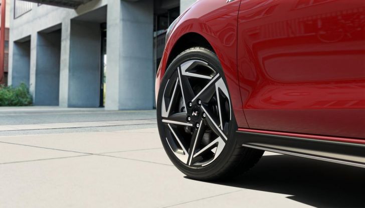 Hyundai i30 2024: caratteristiche, design e abitacolo del nuovo restyling - Foto 12 di 41